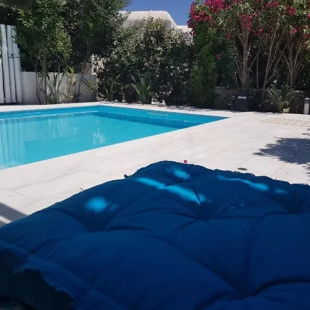 Nafsika Paros בית נופש *