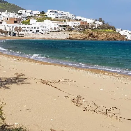 Nafsika Paros בית נופש לוגאראס