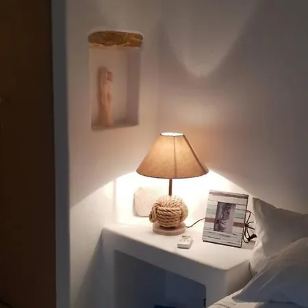 Nafsika Paros לוגאראס